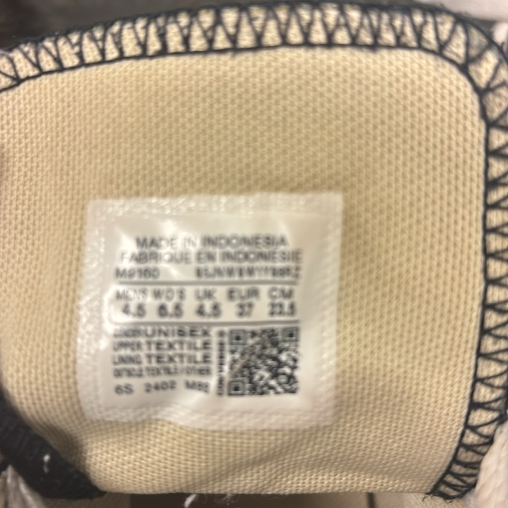 Converse unisex Chuck Taylor’s woman’s size 6.5 or men’s size 4.5 black - Picture 5 of 6